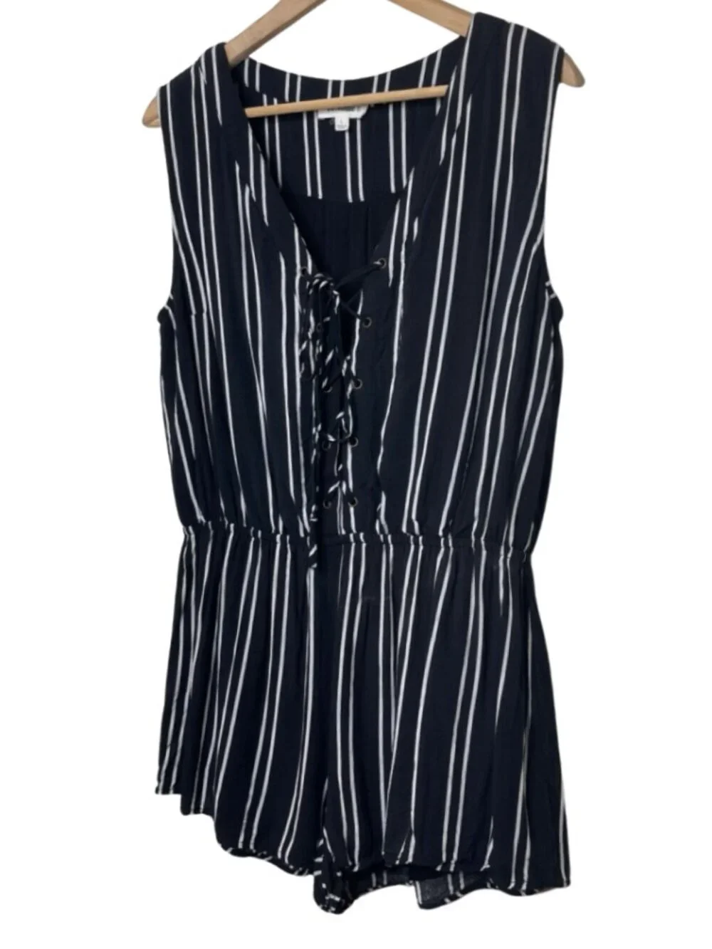 EE:SOME Striped Lace Up Front Sleeveless Summer Romper Size Large - Picture 5 of 12